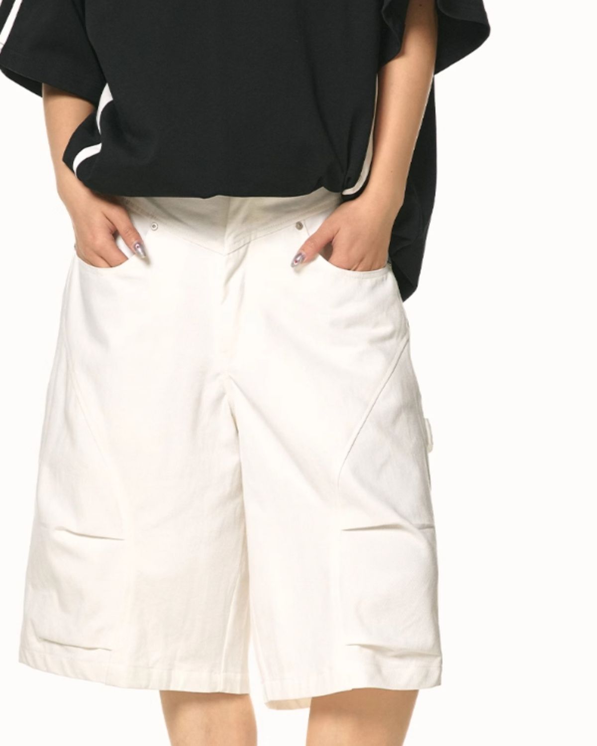Deborah - Trendy Utility Knee-Length Shorts for Women