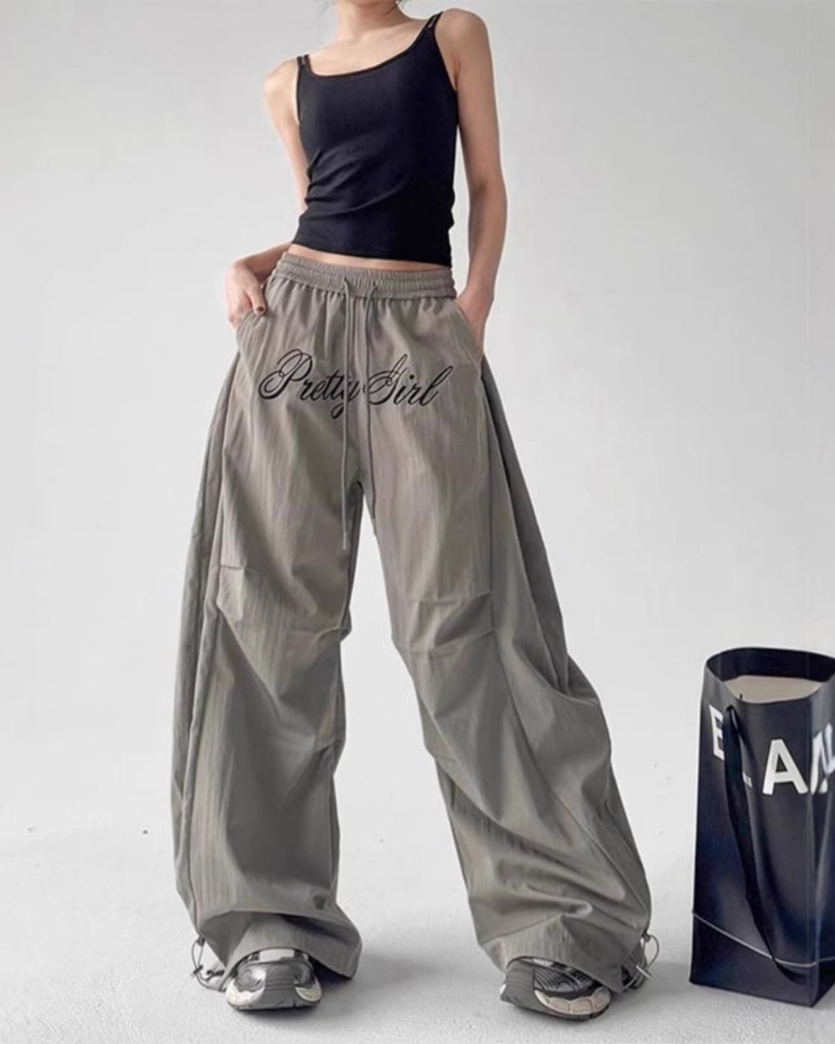 Paloma - Trendy Wide-Leg Windbreaker Pants for Women