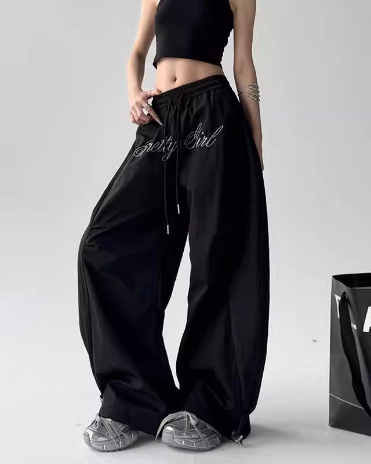 Paloma - Trendy Wide-Leg Windbreaker Pants for Women